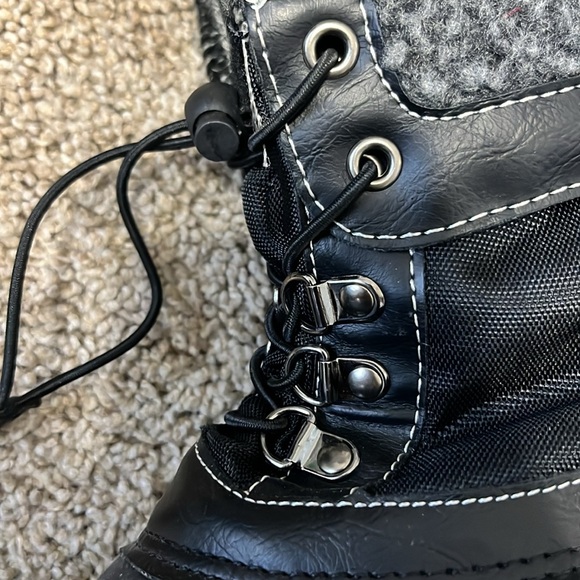 Boys Snow Boot size 3 - Picture 7 of 7